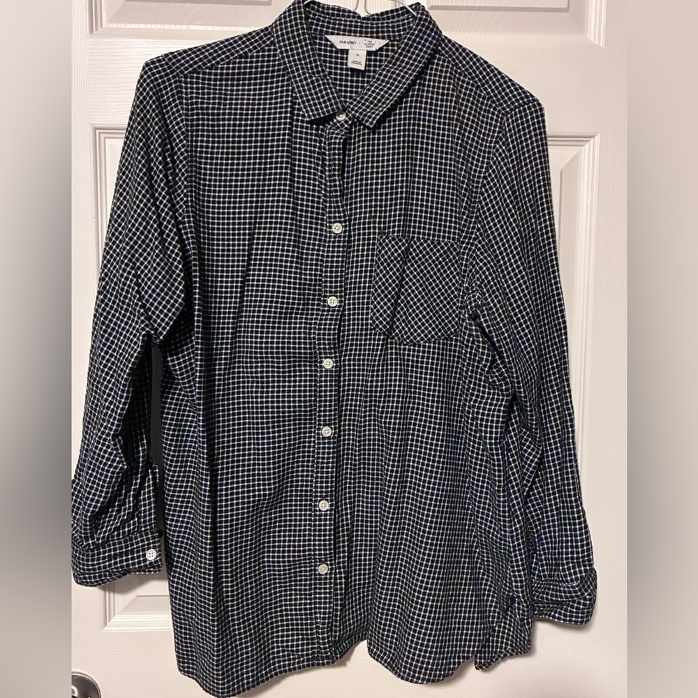 Old Navy Women's Black and White Checkered Button-Down Shirt